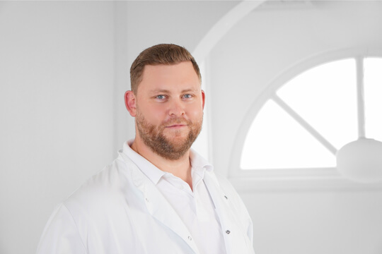 Assistenzarzt Josch Neubauer